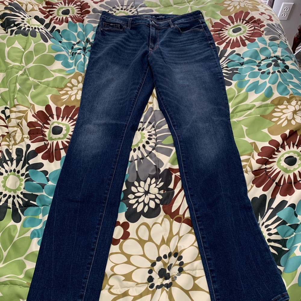 Old Navy Mid Rise Pop Icon Skinny Jeans
